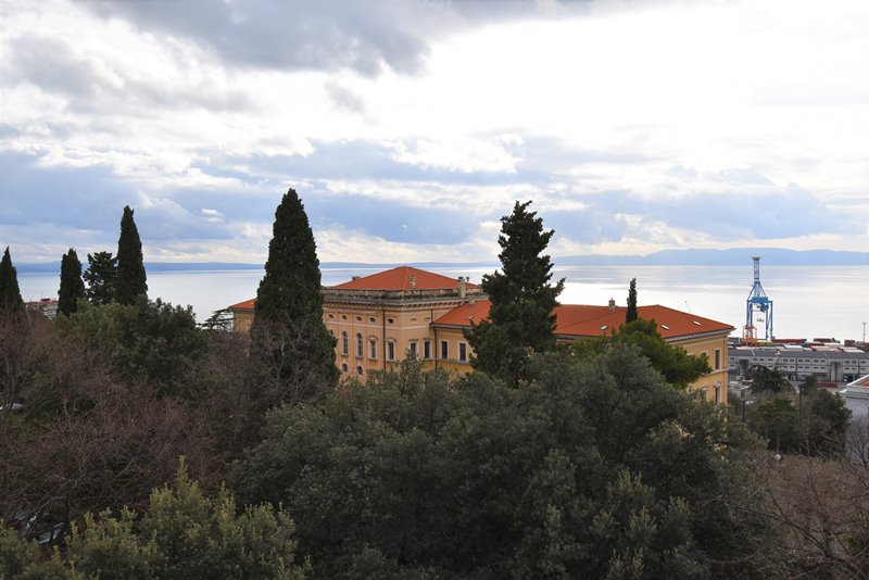 Köp lägenhet med havsutsikt i Rijeka, Kroatien - Panorama Scouting Real Estate.