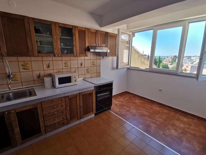 Lägenhet med terrass till salu i Rovinj, Istrien.