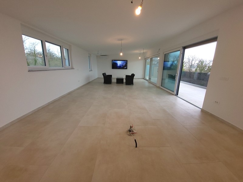 Vardagsrum för fastighet A2417 i Kroatien, ön Krk - Panorama Scouting