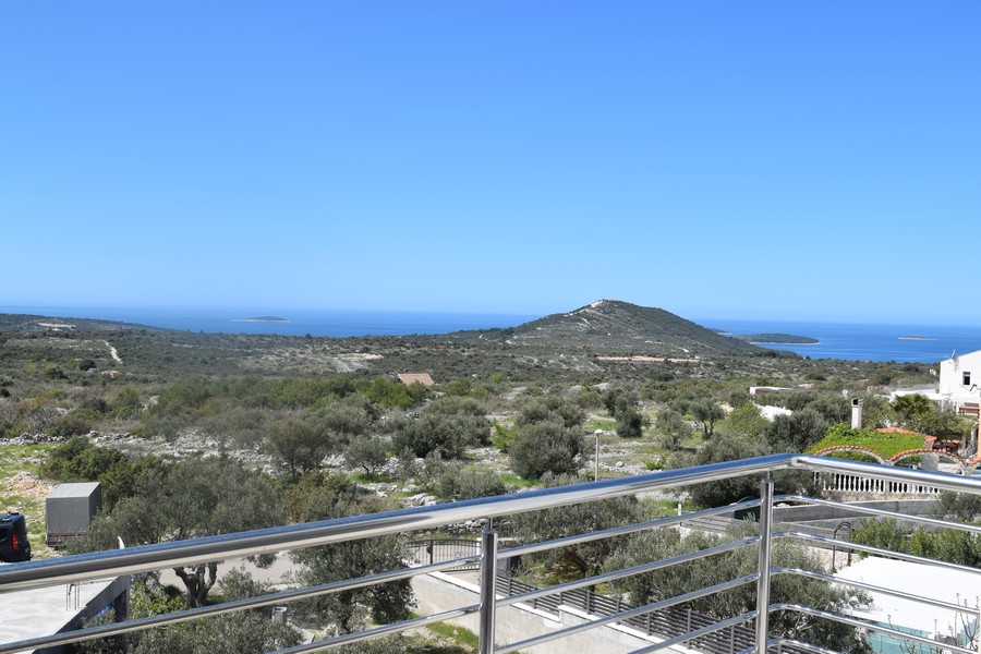 Fastighetsmäklare för Kroatien - Panorama Scouting A2448