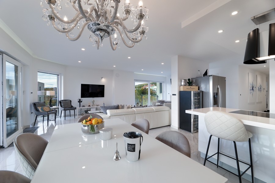 Vardagsrum för fastighet A2703 i Kroatien, Rijeka - Panorama Scouting