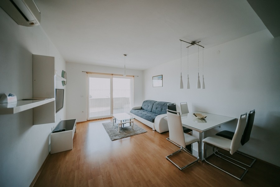 Vardagsrum för fastighet A2708 i Kroatien, ön Krk - Panorama Scouting