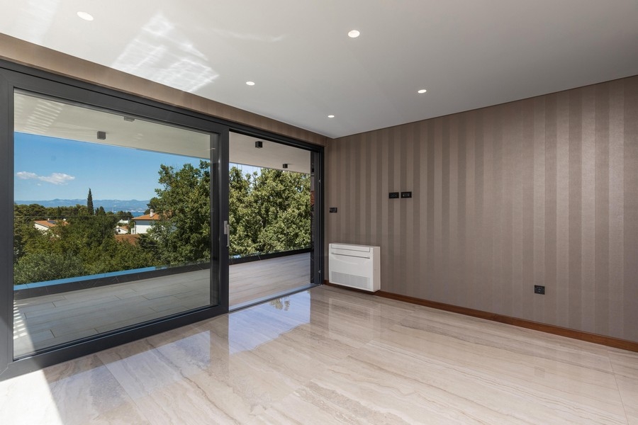 Ny byggnad - lägenhet på ön Krk, Karvnerbukten