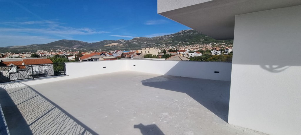 Takterrass på fastighet A2761, som är till salu i Kastela nära Split.