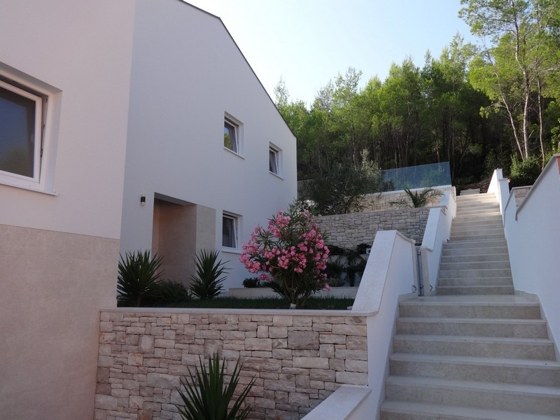 Balkong och terrass med havsutsikt inbjuder dig att dröja kvar