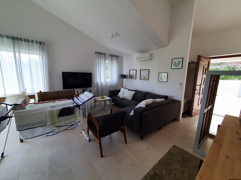 Modern lägenhet nära havet