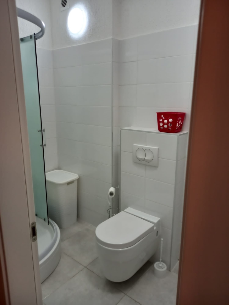 En titt in i badrummet.