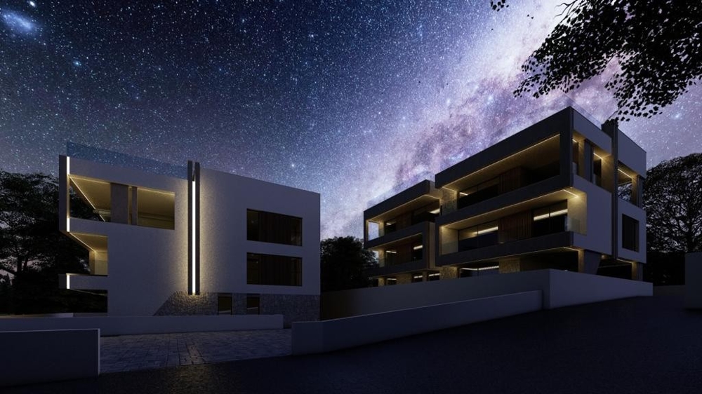 Nybyggda lägenheter nära havet i Kozino, Kroatien.