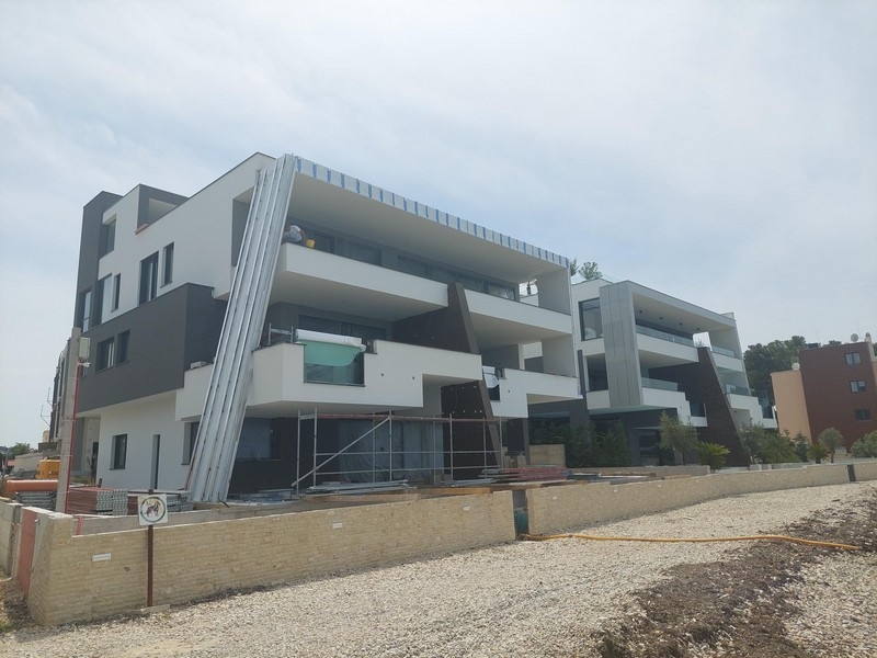 Köp lägenhet på bottenvåningen på stranden - Panorama Scouting A2843.