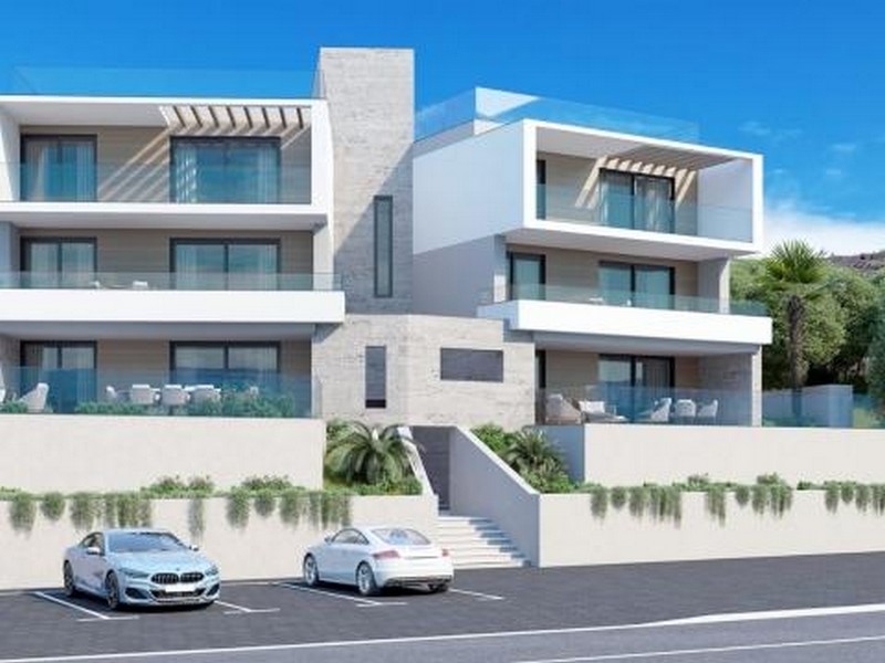 Nybyggd lägenhet med utsikt över havet