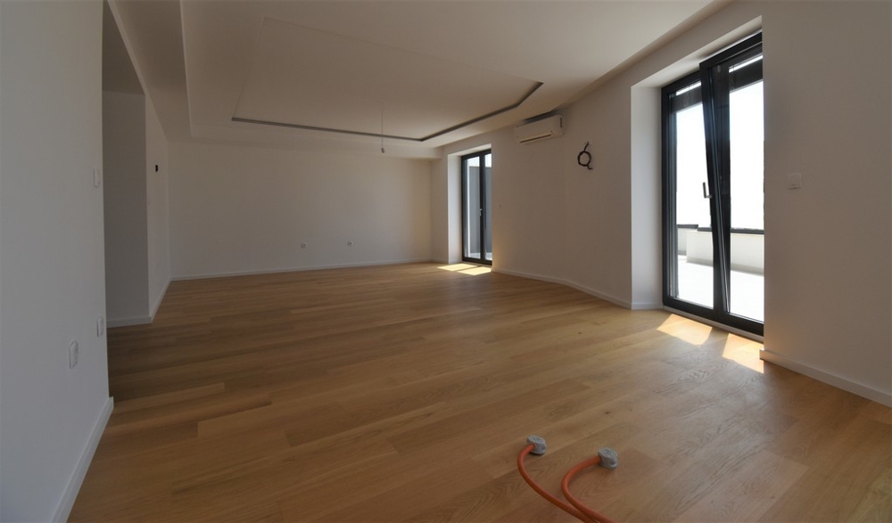 Ljusa och öppna ytor med terrass och havsutsikt