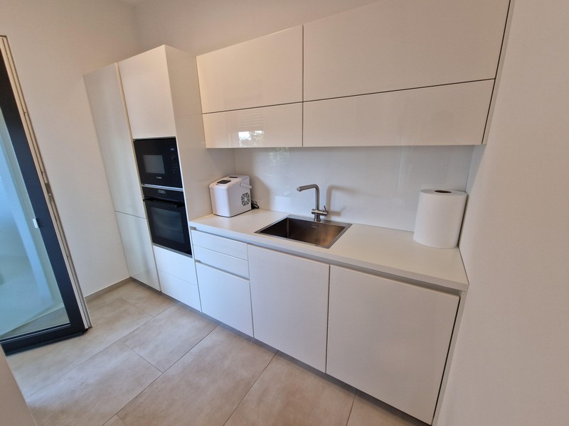 Vitt kök - lägenhet A3043 i Kroatien, Panorama Scouting.