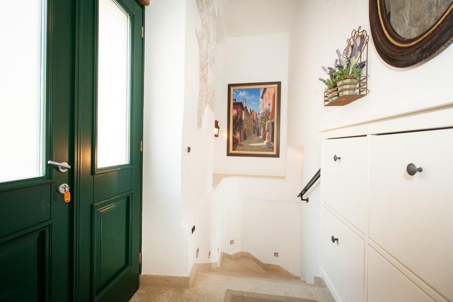 Entré med trappsteg.