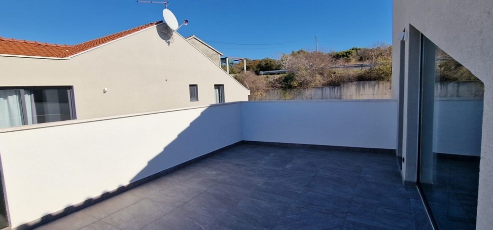 Stor terrass till lägenhet A3058 i Kroatien i Sutivan.