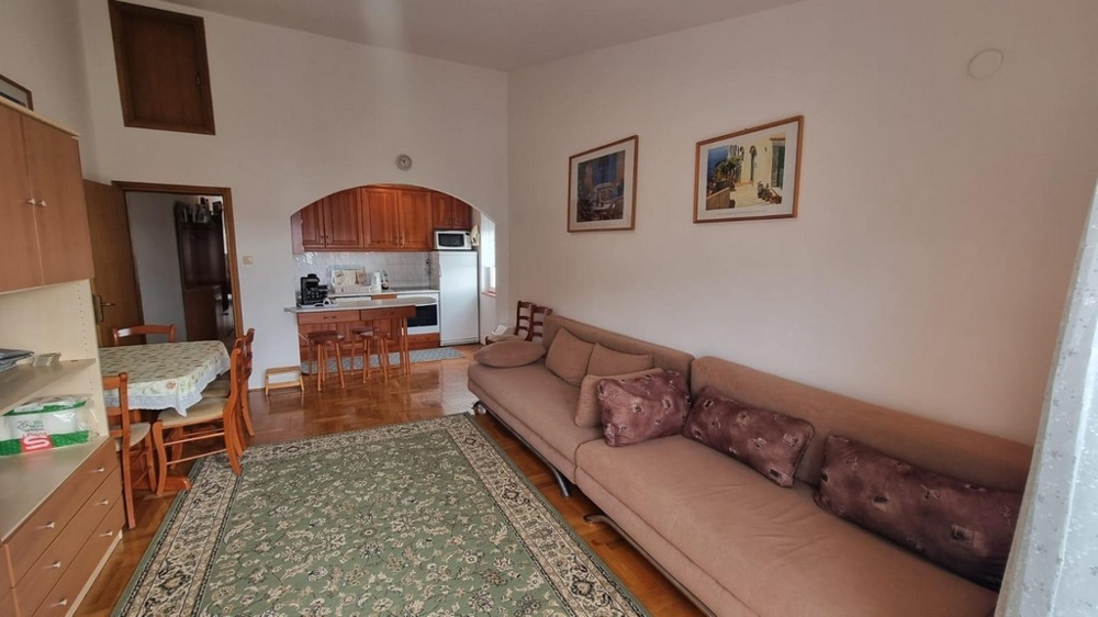 Väldesignad lägenhet med havsutsikt i Selce