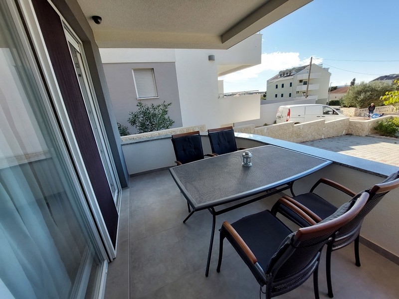 Lägenhet med en rymlig terrass - Fastigheter Kroatien