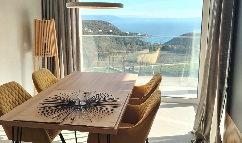 Utsikt över matbordet och havet - fastighet A3124 i Kroatien.