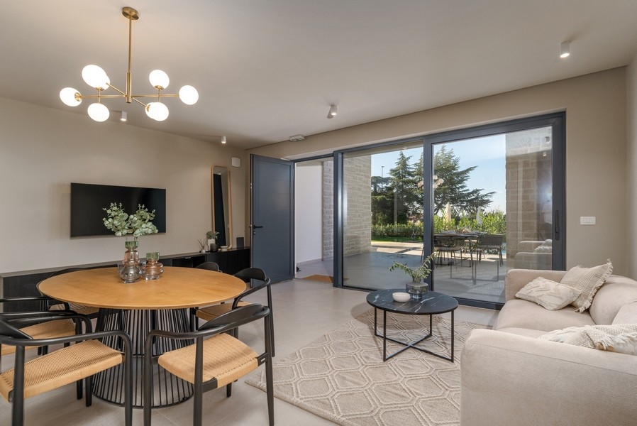 Elegant vardagsrum i lyxlägenhet i Istrien, Porec