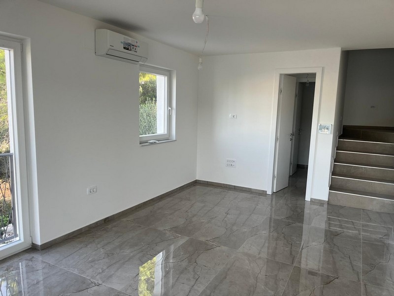 Vardagsrum med kakel av hög kvalitet.