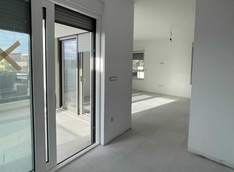 Skalbyggnation av bostadsrätter i Kroatien, fastighetsmarknad under uppbyggnad