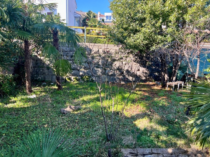 Trädgård till lägenhet A3373, till salu nära centrum av Opatija.