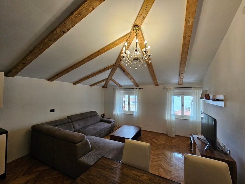 Mysig TV-hörna på fastighet A3374 i Opatija, Kroatien - Panorama Scouting.