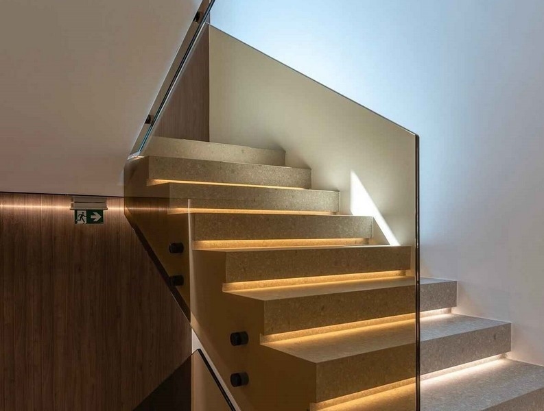 Trappa till lägenheter A3385 i Opatija, Kroatien - Panorama Scouting.