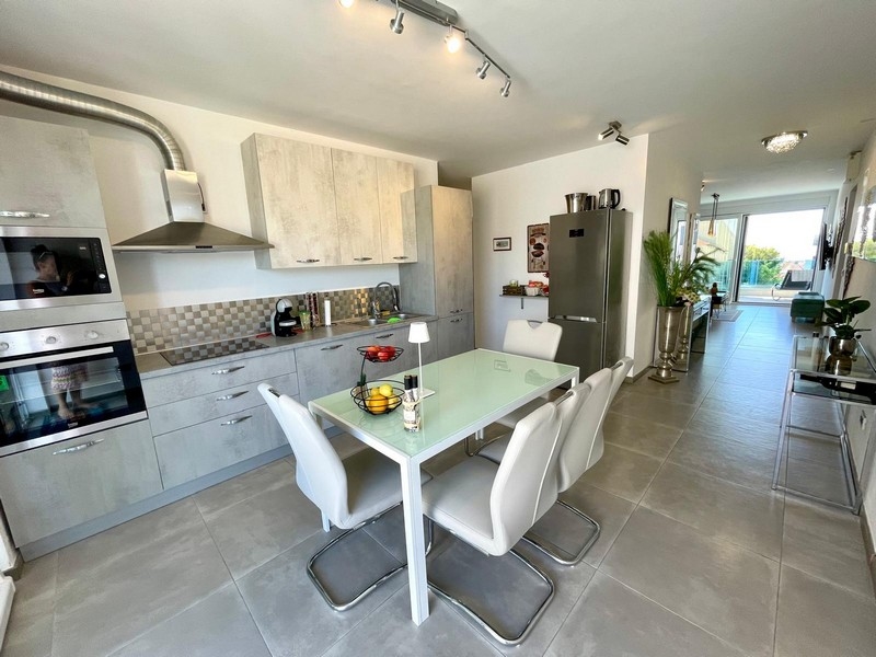 Matplats och kök för fastighet A3387 i Kroatien - ön Krk.