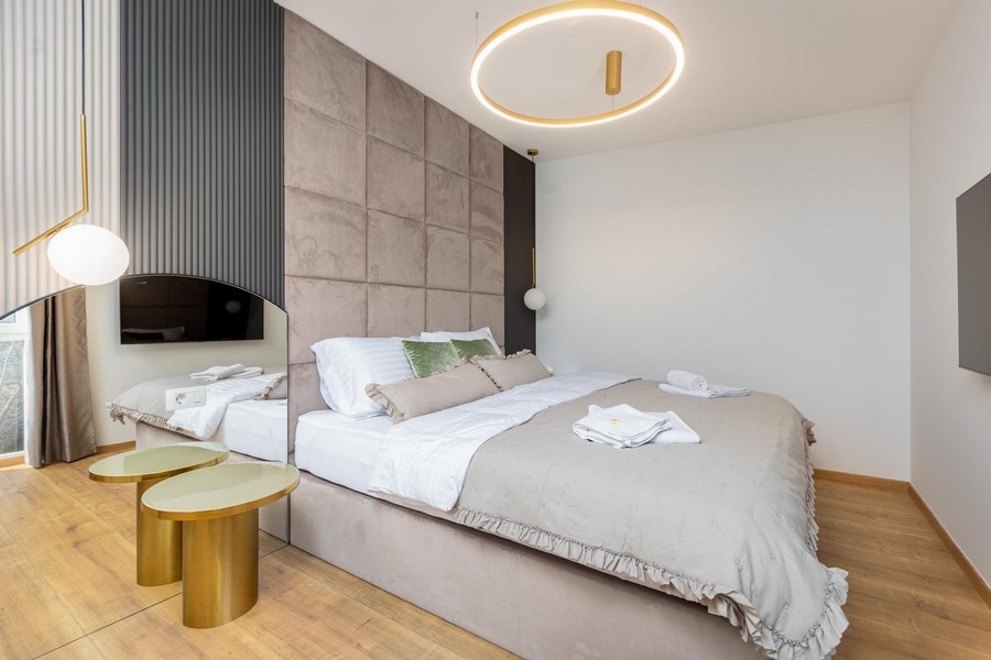 Lyxigt sovrum med TV - fastighet A3395 i Kroatien.