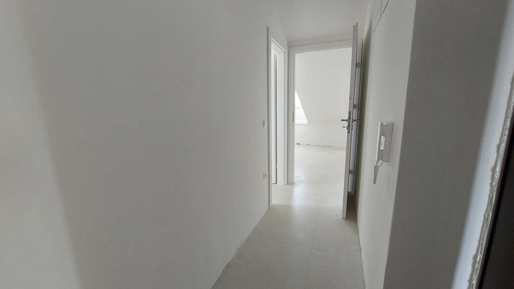 Ingångsområde till fastighet A3427 i Kroatien.