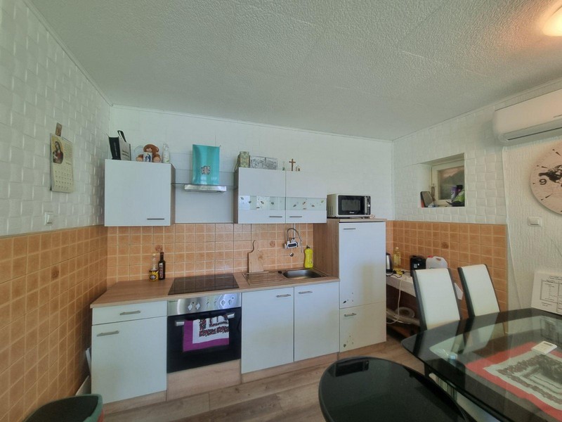 Kök med funktionell utrustning i lägenhet A3433 i Kroatien - Panorama Scouting.