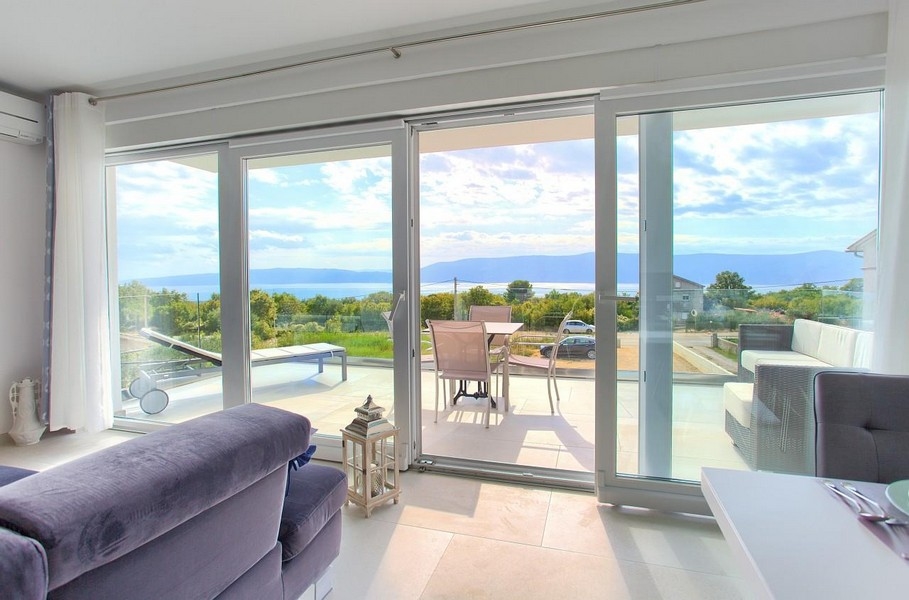 Bostadsområde för fastigheten A3444, som är till salu i Kroatien på ön Krk.