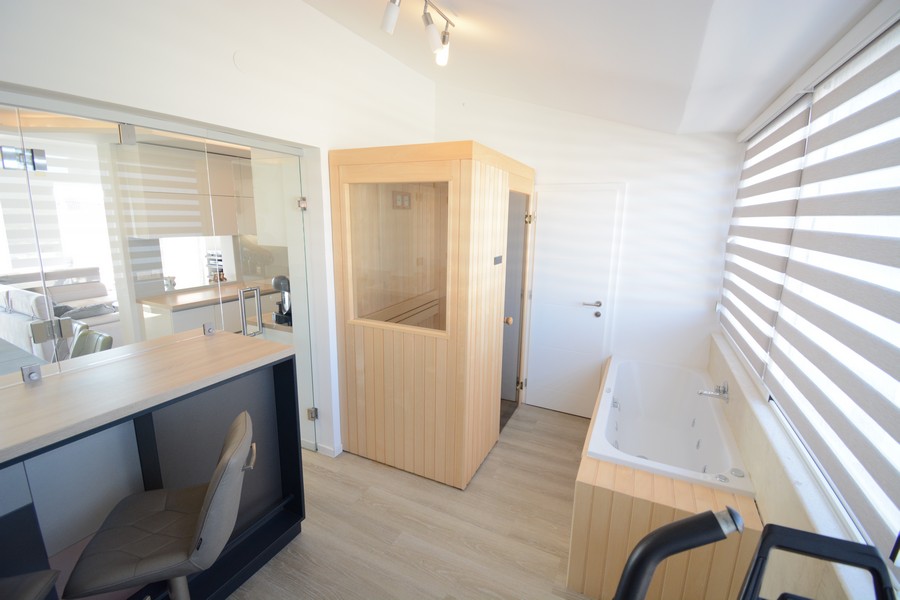 Bastu och hälsoavdelning på fastighet A3461.