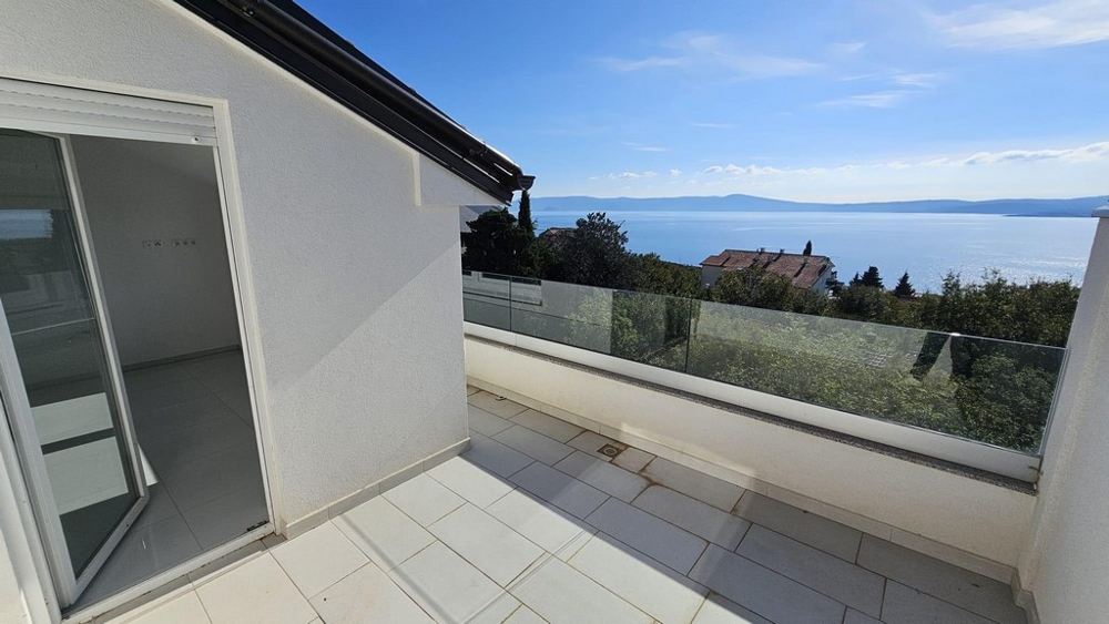 Vacker havsutsikt från terrassen på fastighet A3499 i Kroatien.