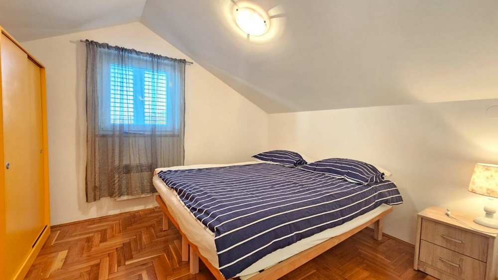 Sovrummet på vinden.