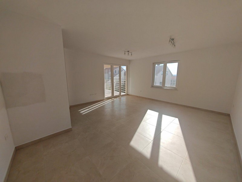 Vardagsrum för fastighet A3512 nära Novi Vinodolski i Kroatien - Panorama Scouting.