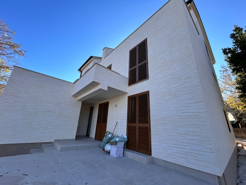 Fastigheter på ön Ugljan i Kroatien - Panorama Scouting A3529.