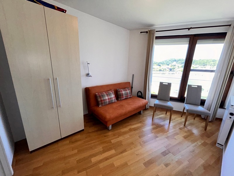 Sovrum med utsikt över hamnen, Panorama Scouting, ID A3535