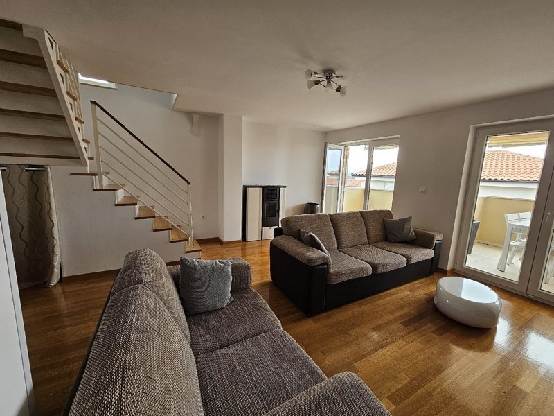 Möblerad lägenhet i Malinska, Kroatien till salu - Panorama Scouting.