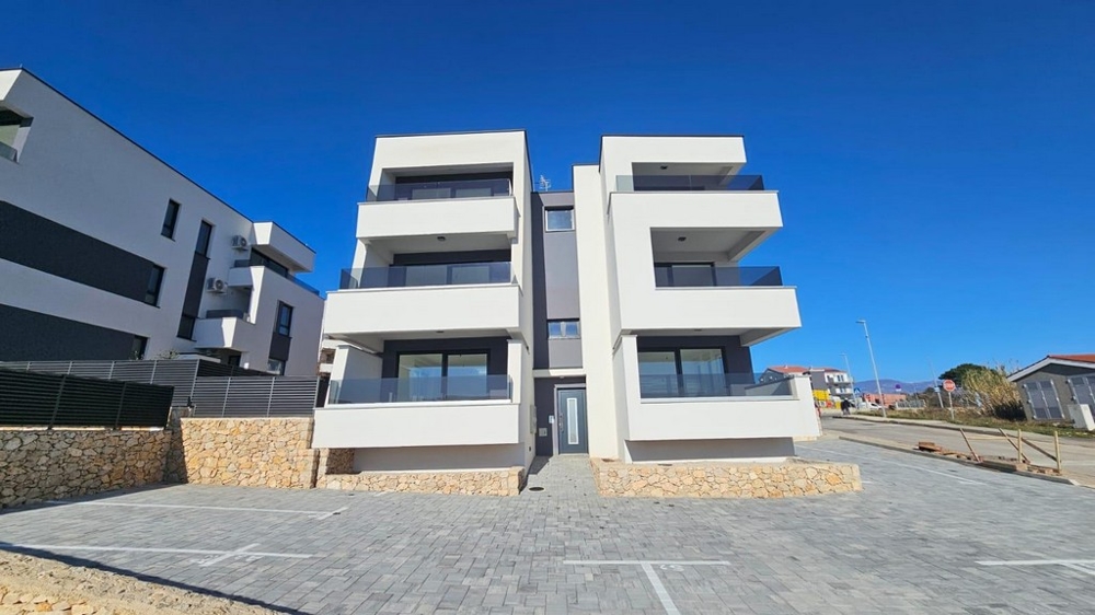 Köp moderna lägenheter i Novalja på ön Pag i Kroatien.