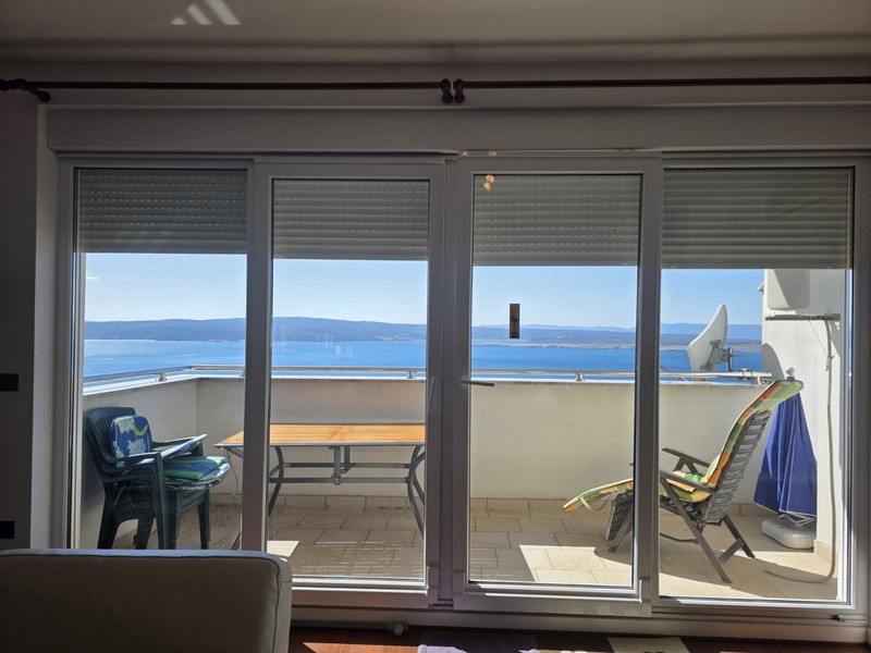 Havsutsikt från bostadsområdet på fastighet A3596 nära Crikvenica, Kvarnerbukten.