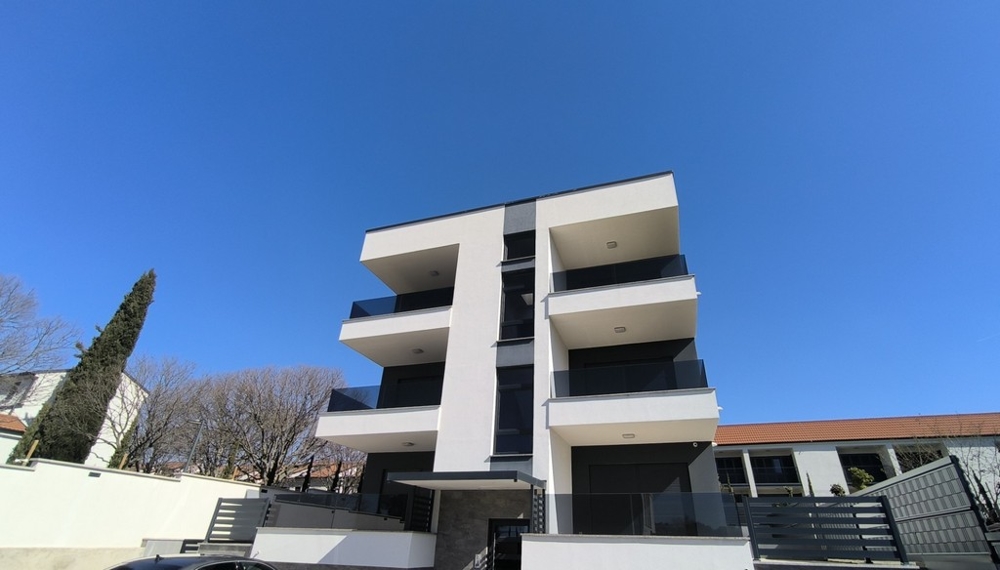 Nybyggnad - lägenhet till salu i Sv. Filip i Jakov nära Biograd na Moru, Kroatien.