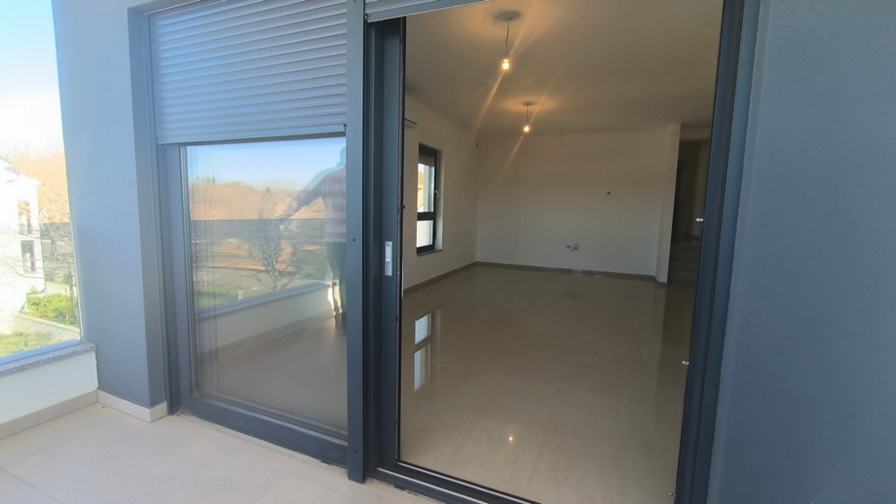 Tillgång till lägenheten med utsikt över vardagsrummet