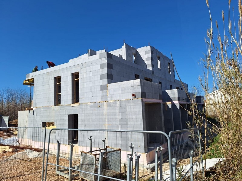 Skalkonstruktionsfasen av byggnaden