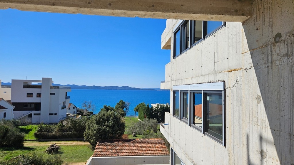 Havsutsikt från terrassen till lägenhet A3618, som är till salu nära Zadar i Kroatien.