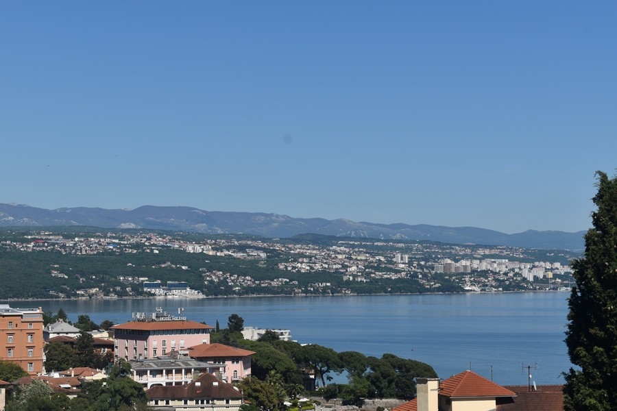 Panoramautsikt över Opatija och Rijeka