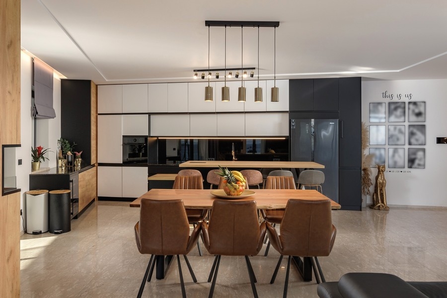 Kök och matplats i fastighet A3669 i Kroatien.