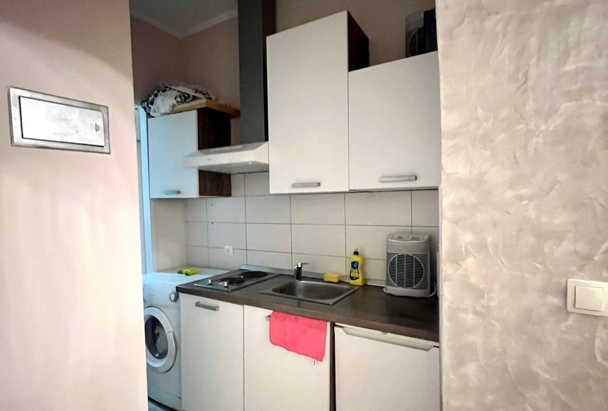 Kompakt pentry med tvättmaskin