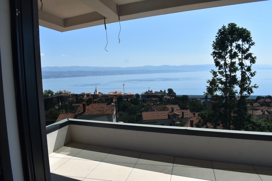 Köp en takvåning i Lovran - Panorama Scouting A3685.