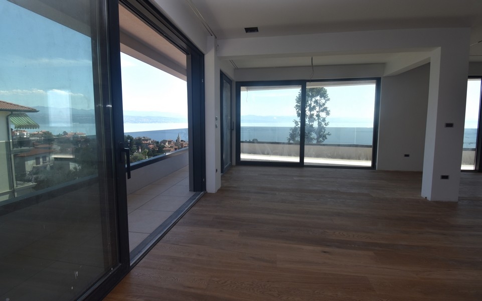 Modernt vardagsrum i den nya lägenheten A3685 i Lovran, Kvarnerbukten.